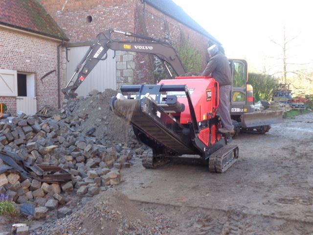 Brekers huren - Red Rhino Crushers