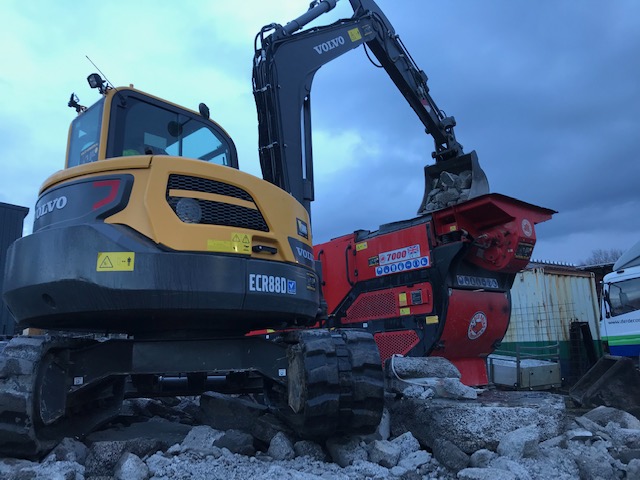 Brekers huren - Red Rhino Crushers